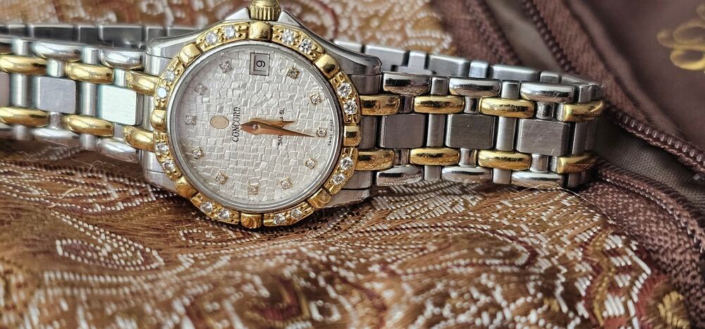 Vintage Concord Ladies Saratoga SL Silver Gold With Diamond Watch 16-36-275